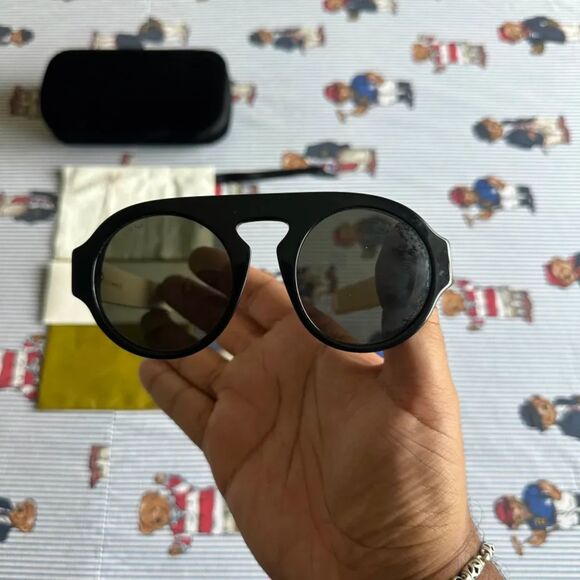 Authentic Gucci GG0256S-001 Sunglasses With Case & Accessories Retail $1000 - Picture 6 of 14